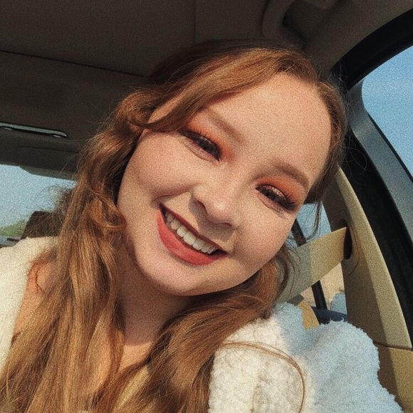 Meet your Posher, Kassidy - Picture 1 of 1